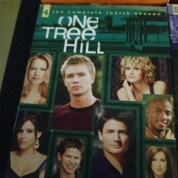 PREOWNED used One tree hill seasons 1-6&9 good condition - Picture 5 of 13